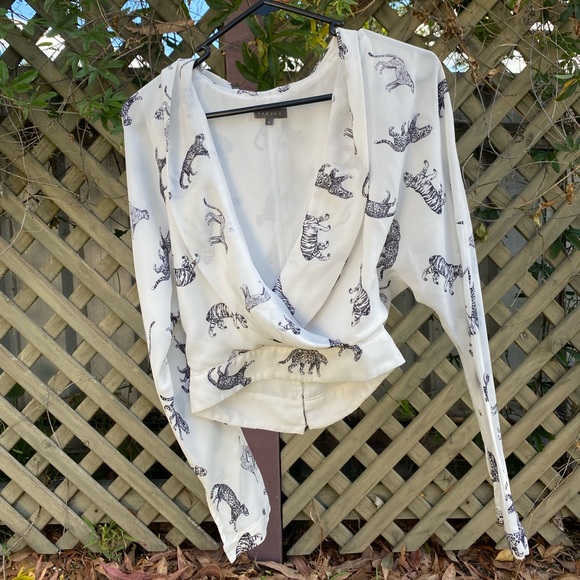 🐈 Sheike - Big Cats Blouse AUS 6 🐈‍⬛ - Picture 2 of 7